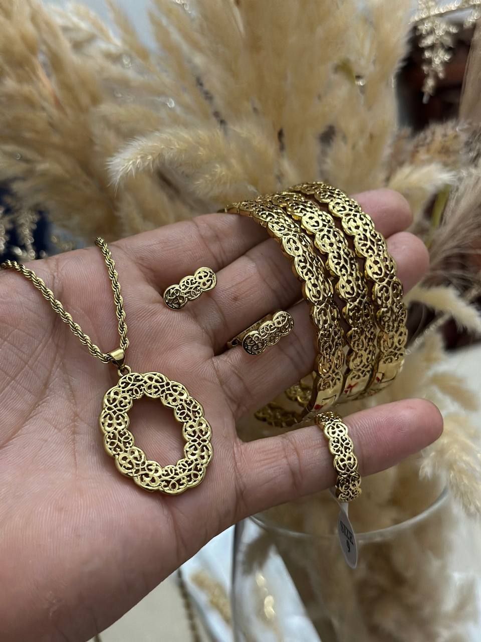 ✨ طقم مجوهرات فاخر… فخامة تدوم ✨